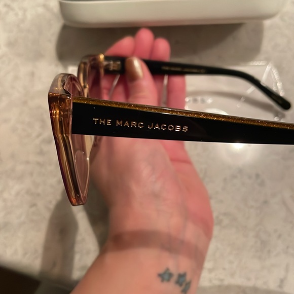 Brand new unworn Marc Jacobs square frame glasses. Comes with case and cloth. - Picture 7 of 10